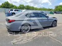 2021 BMW 530 фото