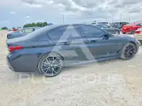 2021 BMW 530 photo