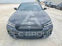2021 BMW 530 photo
