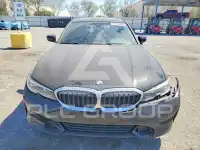2021 BMW 330 photo