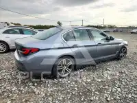 2021 BMW 540 фото