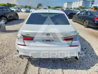 2021 BMW 330 фото