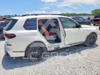 2021 BMW X7 фото