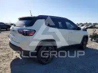 2021 Jeep COMPASS photo