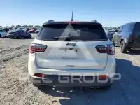 2021 Jeep COMPASS photo