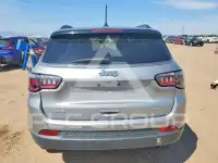 2021 Jeep COMPASS photo