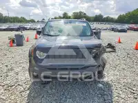 2021 Jeep Renegade photo