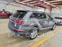 2021 Audi Q7 photo