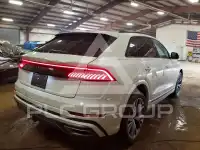 2021 Audi Q8 фото