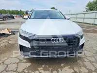 2021 Audi Q8 фото