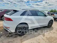 2021 Audi Q8 фото