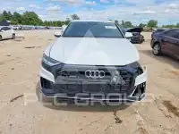2021 Audi Q8 фото