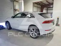 2021 Audi Q8 фото