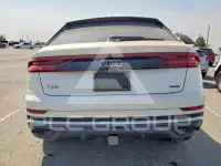 2021 Audi Q8 фото