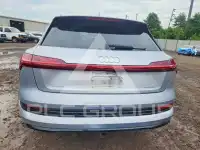 2021 Audi E-TRON фото