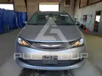 2021 Chrysler Pacifica photo