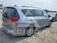2021 Chrysler Pacifica photo