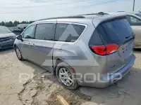 2021 Chrysler Pacifica photo
