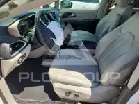 2021 Chrysler Pacifica photo