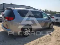 2021 Chrysler Pacifica photo