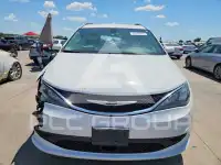 2021 Chrysler Pacifica photo