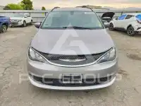 2021 Chrysler Pacifica photo