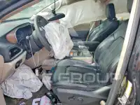 2021 Chrysler VOYAGER фото