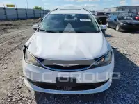 2021 Chrysler Pacifica photo