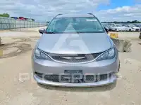 2021 Chrysler Pacifica photo