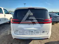 2021 Chrysler PACIFICA photo