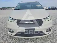 2021 Chrysler PACIFICA photo