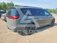 2021 Chrysler PACIFICA photo