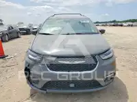 2021 Chrysler PACIFICA photo