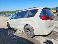 2021 Chrysler PACIFICA photo