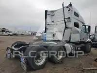 2021 Volvo VNL photo