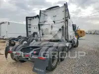 2021 Volvo VNL photo