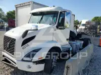 2021 Volvo VNR фото