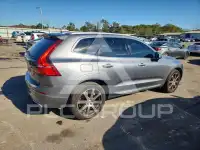 2021 Volvo XC60 photo