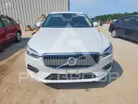 2021 Volvo XC60 photo