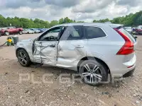 2021 Volvo XC60 photo