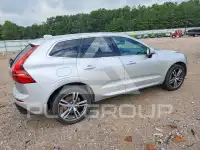 2021 Volvo XC60 photo