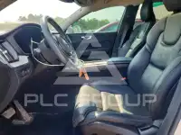 2021 Volvo XC60 photo