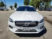 2021 Volvo XC60 photo