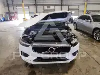 2021 Volvo XC60 photo
