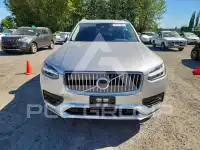 2021 Volvo XC90 фото