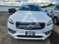 2021 Volvo XC90 photo