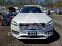 2021 Volvo XC90 фото