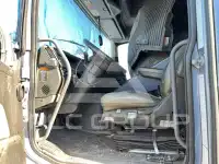 2021 Volvo VNL photo