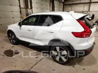 2021 Volvo XC40 фото
