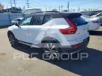 2021 Volvo XC40 фото
